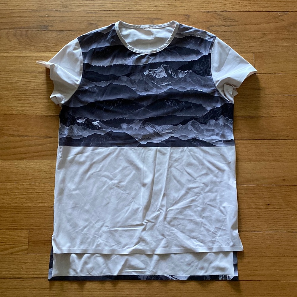 lululemon mountain t-shirt